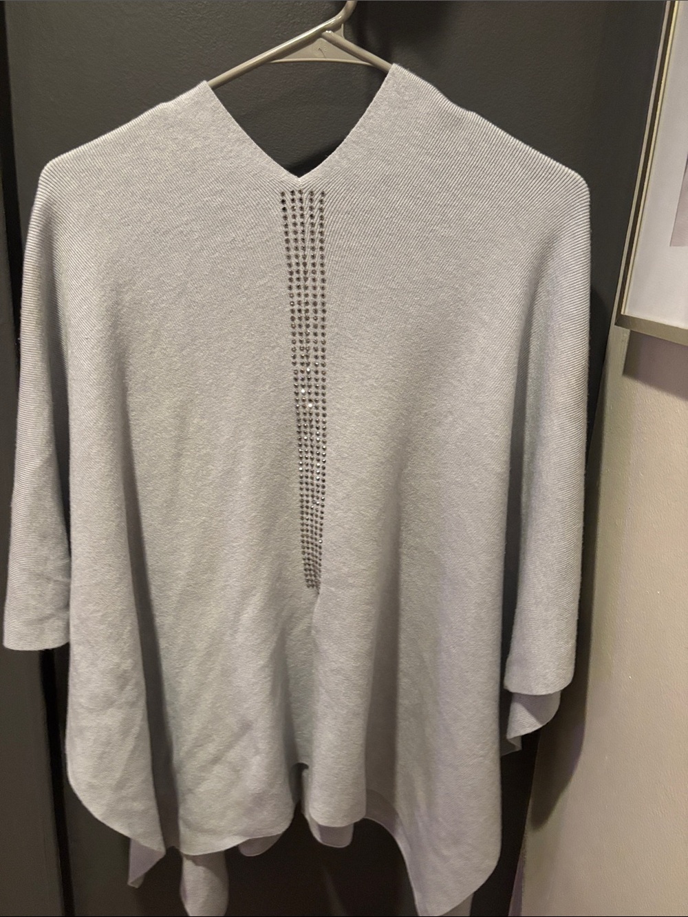 Embellished V-Neck Knit Tunic in Light Gray